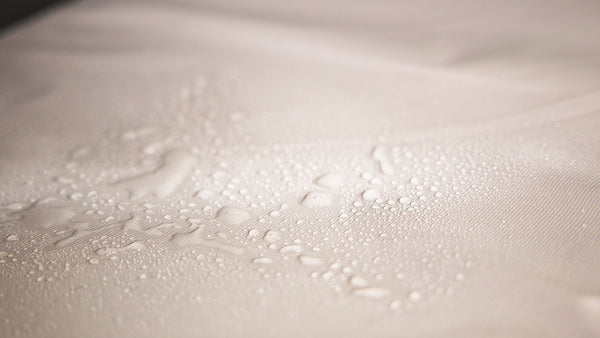 Water beading on the Gel "E" cushion water-resistant top cover