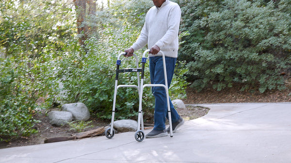 10226-1_DRIVE MEDICAL_19_TRIGGER RELEASE WALKER_PDP_Stills.00_00_39_17.Still015.jpg