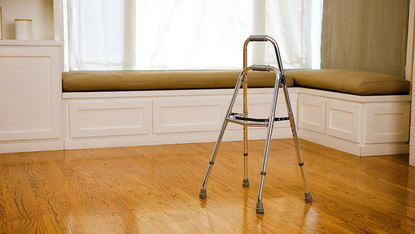 10240-1_DRIVE MEDICAL_B2_11_SIDE WALKER.00_00_00_14.Still001.jpg
