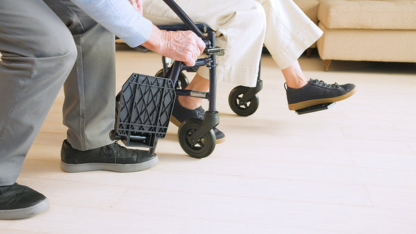 DFL19-BL_FLY-LITE_ALUMINUM_TRANSPORT_CHAIR_STILLS_18.jpg