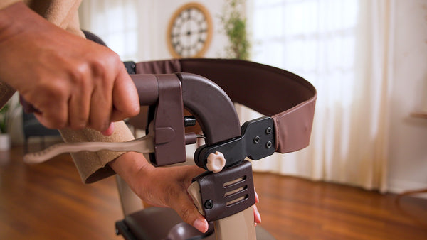 RTL10266CH-HS_DRIVE MEDICAL_13_NITRO DLX ROLLATOR_Stills.00_00_05_16.Still002.jpg