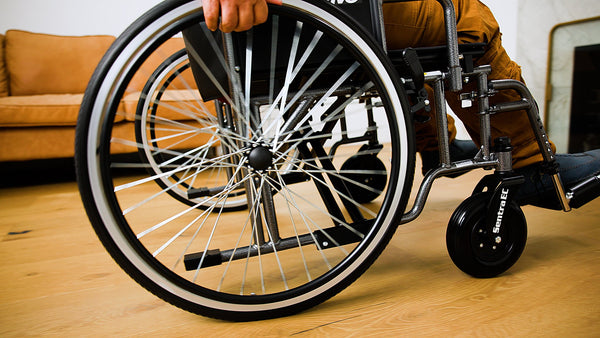 STD26ECDDA_DRIVE MEDICAL_B3_10_BARIATRIC WHEELCHAIR.00_00_20_16.Still007.jpg